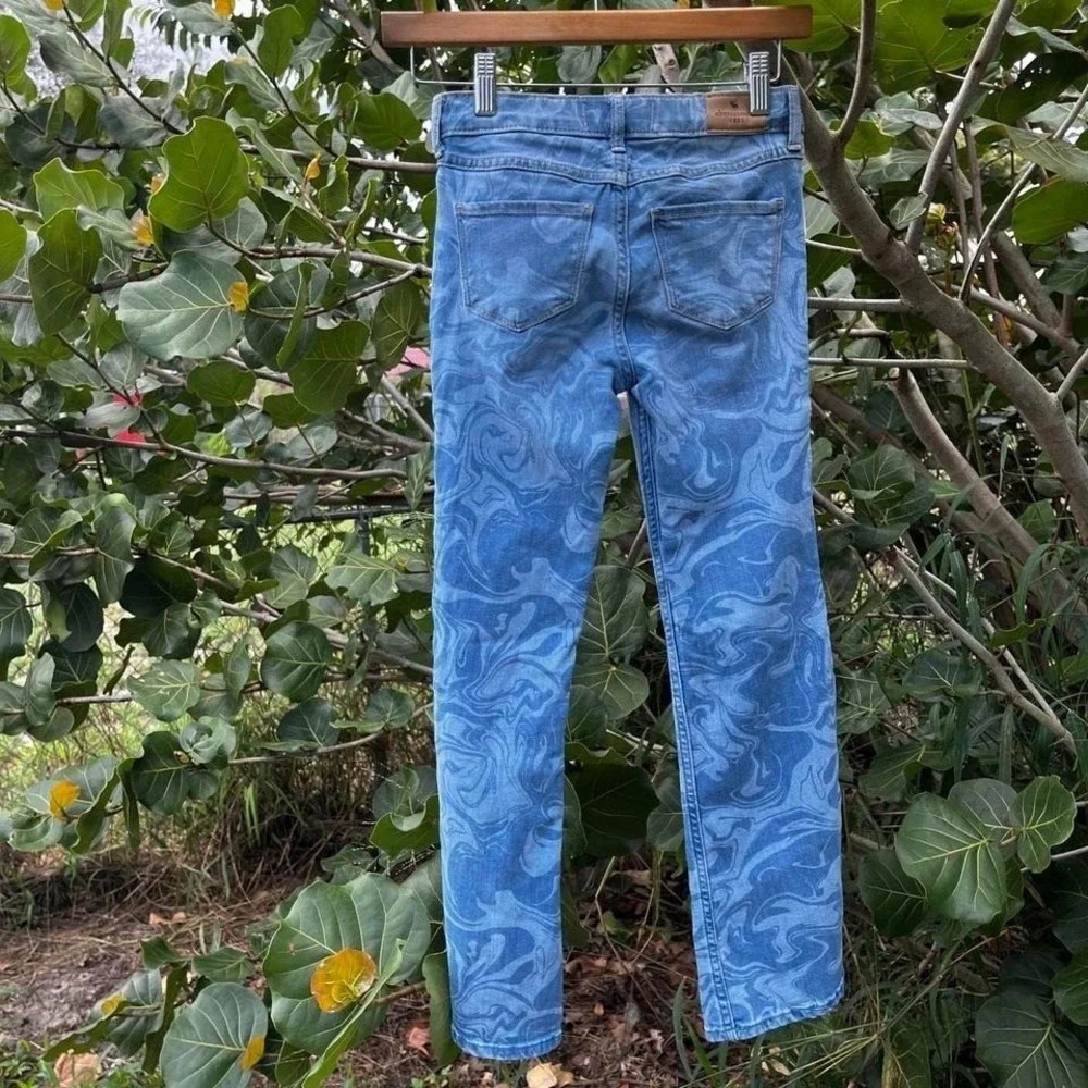 Kids high rise flare Abercrombie 9/10 denim jeans waves swirl pattern - Picture 2 of 6